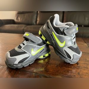 Nike shoes 4C
